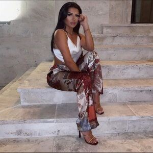 Zara Multicolor Floral Print Pants